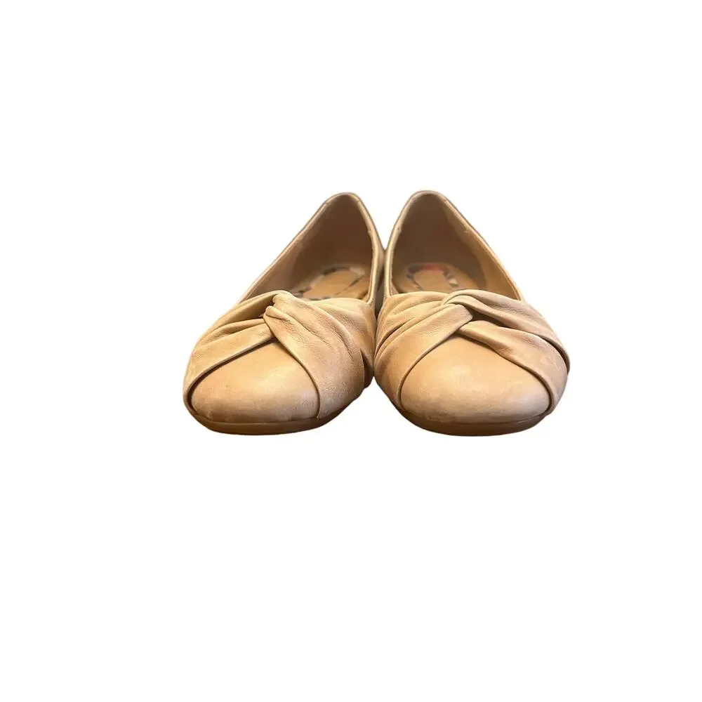 Born Women’s tan leather slip on flats, Sz 8.5m - Picture 1 of 13